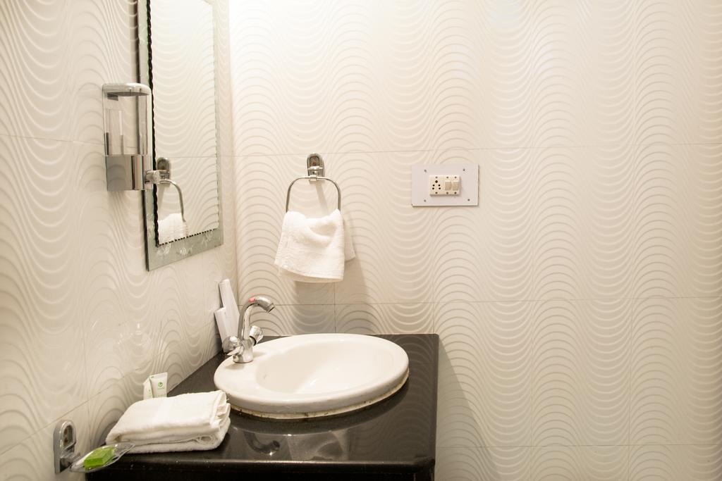 Treebo Trend Celebriti Manali Hotel Vashist Ngoại thất bức ảnh
